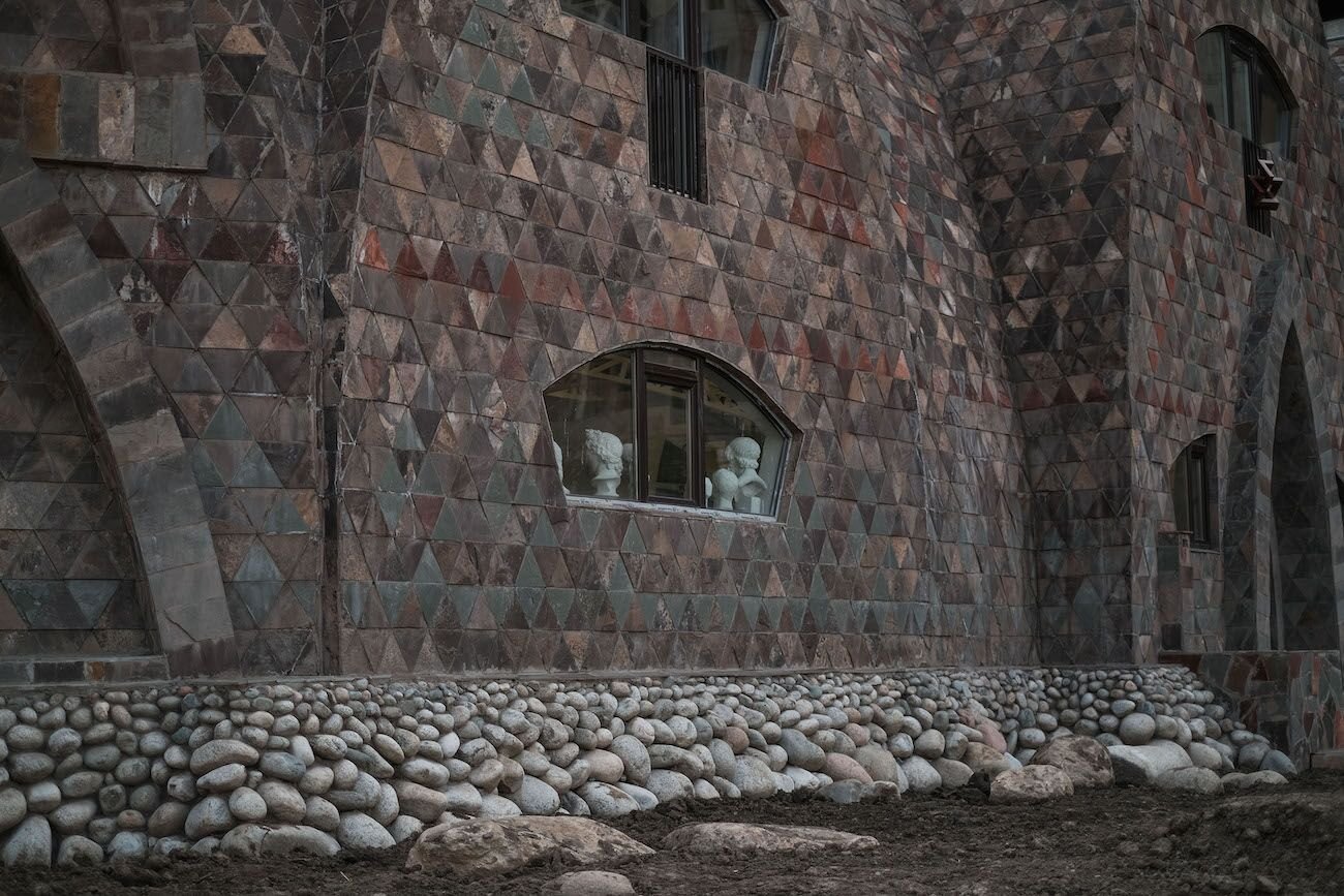 The Architectural Vision of Saken Naryn — Where Art, Space & Philosophy Converge