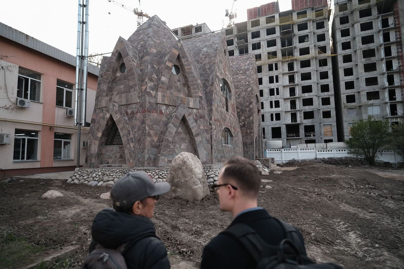 The Architectural Vision of Saken Naryn — Where Art, Space & Philosophy Converge