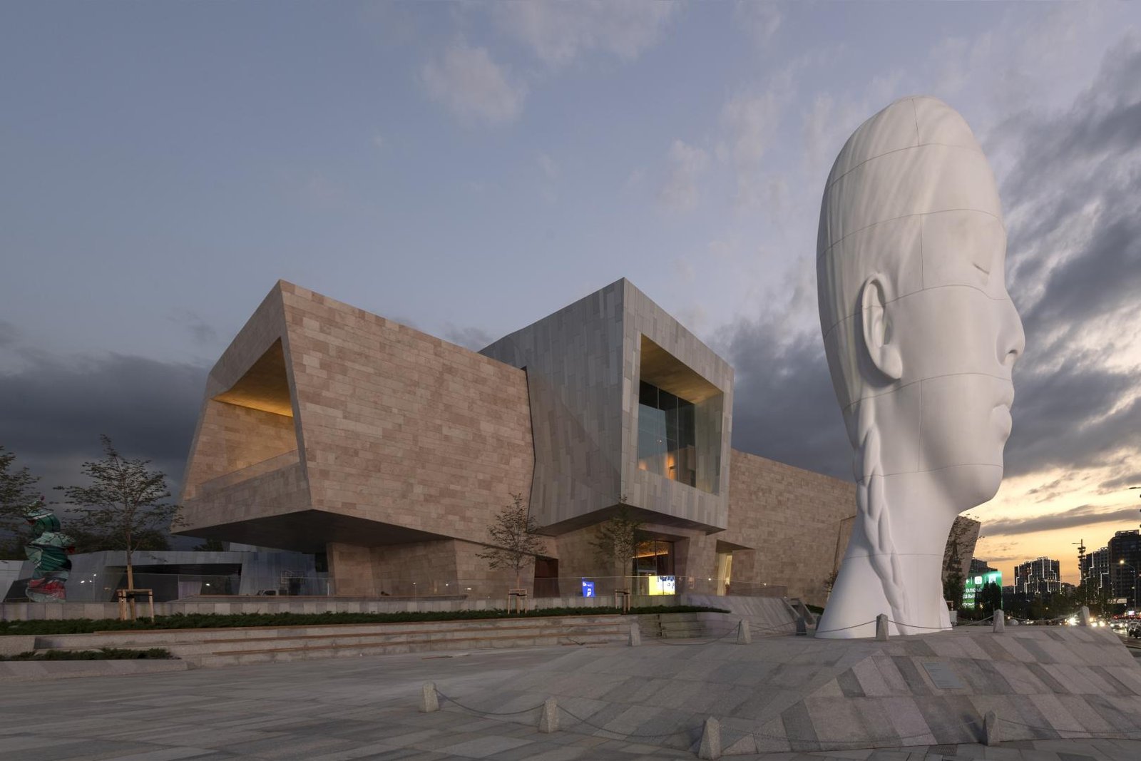 Qonaqtar – Almaty Museum of Arts Offers Wide Range of Kazakhstan’s Artistic Collection
